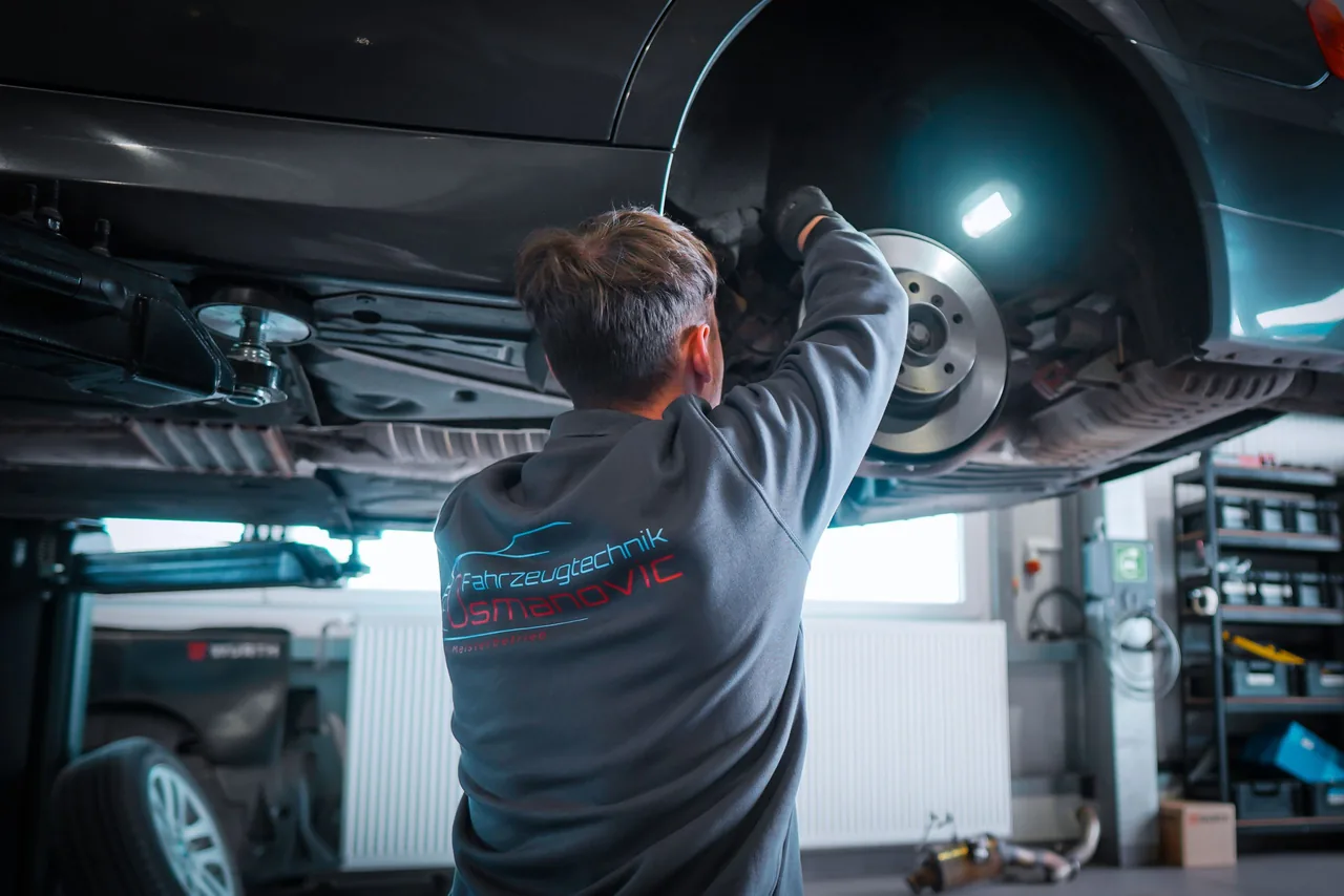 Einblick in die Werkstatt von Fahrzeugtechnik Osmanovic